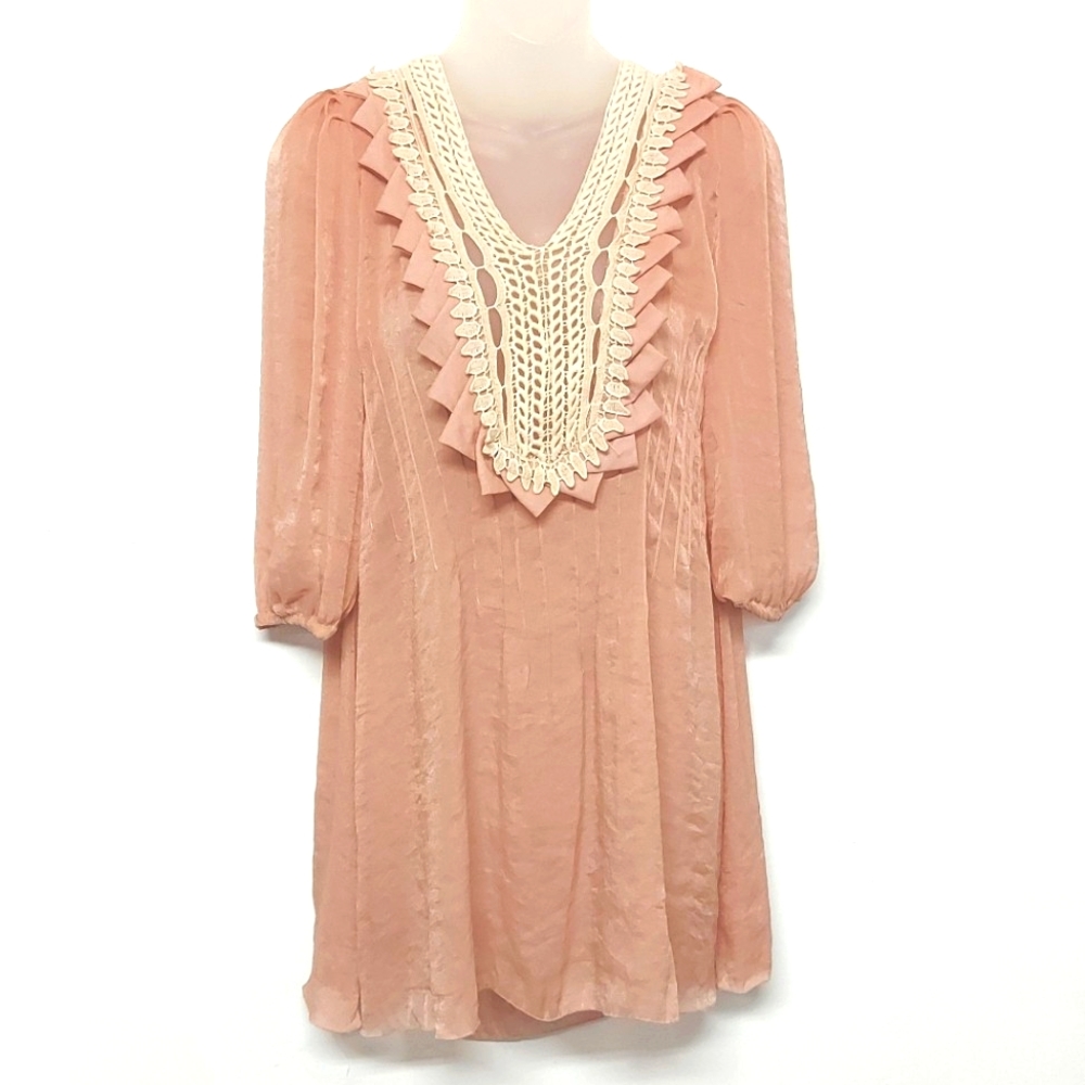 3 for $25- Coco & tashi Shimmering Sheer Pink Tunic Top with Cream Lace, Size M